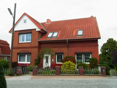 Lichtdurchflutete 3-Zimmer-Dachgeschoss-Wohnung direkt an der Elbe
