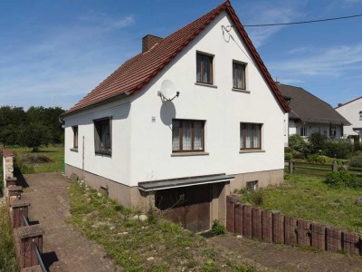Gestalten, leben, wohlfühlen: Einfamilienhaus mit viel Potenzial in Teutschenthal