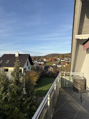 Helle 2-Zimmer Whg. mit Balkon & toller Aussicht - EBK, Keller, Garage