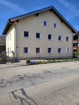 Schöne  4-Zimmer-Erdgeschoss- Wohnung mit Gartennutzung in Dollnstein