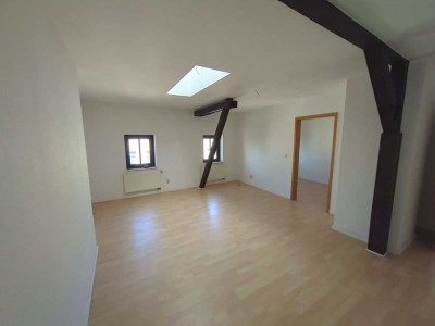 Charmante 2-Zimmer Dachgeschoss-Wohnung