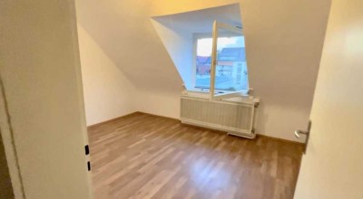 Freies Zimmer in renovierter 4er-WG – zentral & ruhig