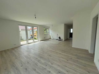 -Neubau Erstbezug-  4 Zimmer mit Balkon, Gäste-WC u.v.m. in 63796 Kahl am Main