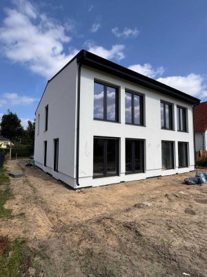 Erstbezug! Hochwertige A+ Neubau Doppelhaushälften mit Terrasse, großem Garten, PV-Anlage,
