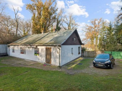Charmanter Bungalow auf ca. 867 m² Grundstück in Top-Lage von Friesack