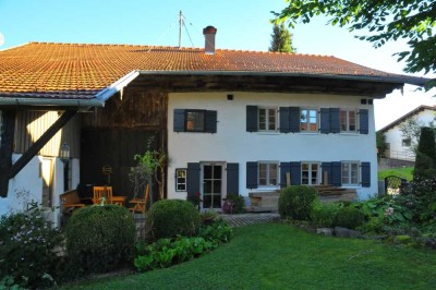 Liebhaberprojekt – Wohnung im denkmalgeschütztem Bauernhaus mit großem Garten