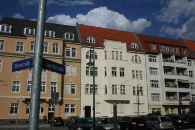 ab 01.08.2025 - 3-Zi. in Jugendstilvilla mit Aufzug, EBK, Parkett, Balkon in beliebter Altstadtlage