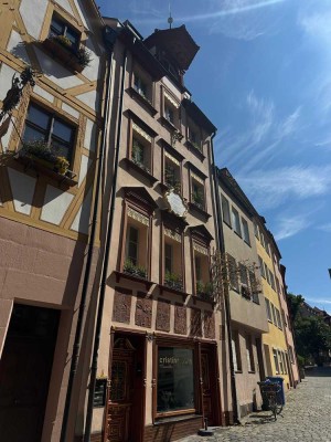 Geschmackvolle, gepflegte 2-Raum-Penthouse-Maisonette Wohnung-mit Dachterrasse über Nürnberg