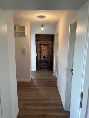 Erstbezug nach Sanierung: stilvolle 2-Zimmer-Wohnung mit Einbauküche und Balkon in Mühlacker
