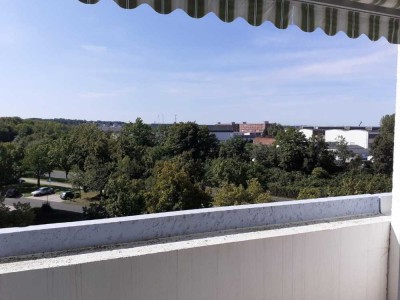 2 Zimmer mit ebenerdiger Dusche, Balkon und Aufzug im betreuten Wohnen!