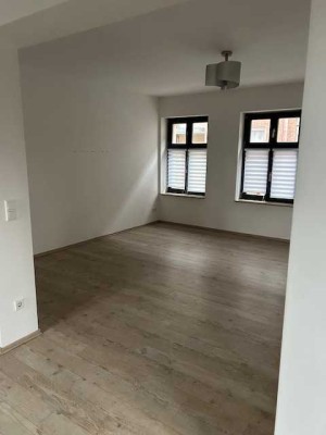 Schöne und gepflegte 2-Raum-Wohnung mit gehobener Innenausstattung mit Balkon in Cottbus