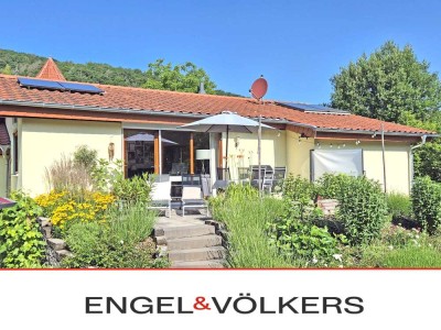 Die Gelegenheit ! Schöner Bungalow, mit Blicklage & Einliegerwohnung