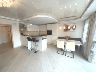 Elegante Maisonette mit Balkon, Tiefgaragenplatz &amp; Designausstattung