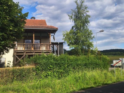 *TOP* Gepflegte 3-Zimmer-DG-Wohnung mit überdachtem Balkon