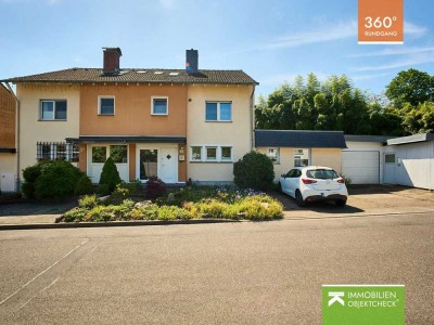 Viel Platz für die Familie – Doppelhaushälfte mit Einliegerwohnung und Gartenparadies