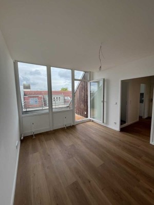 Frisch sanierte Dachgeschosswohnung in Reinickendorf - 2 Zimmer, sofort bezugsfrei!