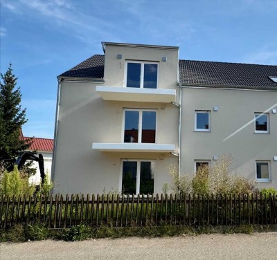 Neubau in Berglern: Charmante 3-Zimmer-Dachgeschosswohnung mit Südbalkon