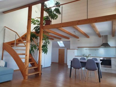 Charmantes Dachgeschoss-Apartment mit Galerie und Südost-Ausrichtung