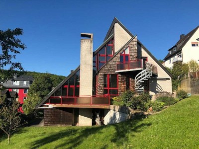 Viel Platz in ruhiger Lage gesucht? Tolles Haus sucht nette Familie!