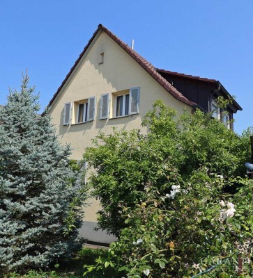 Dieses Haus in zentraler Lage von Nellingen möchte mit neuem Leben erfüllt werden!