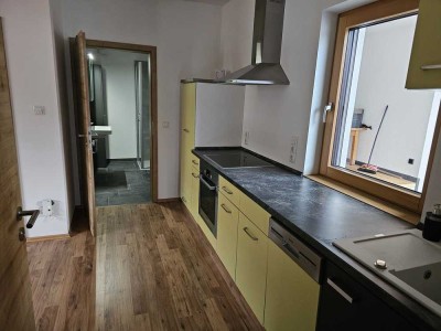 Neuwertige 2-Zimmer-Wohnung mit Einbauküche in 84166, Adlkofen