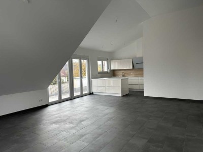 Schöne 4,5 Zimmer Wohnung mit großer Dachterasse in Esslingen (Kreis), Esslingen am Neckar