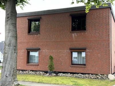 Großzügige 4 Zimmerwohnung mit Dachterrasse und Carport