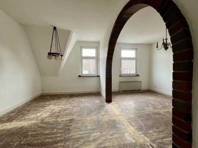 Wohnen mit Altbauflair! Helle 2,5-Zimmerwohnung mit hohen Decken in ruhiger Lage