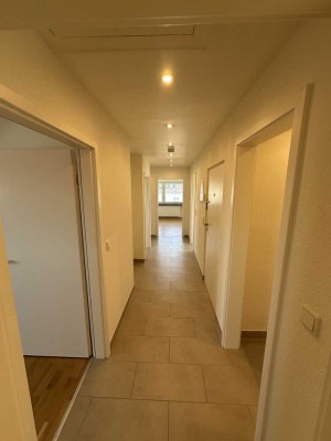 Elegante 4-Zimmer Wohnung mit Garage in Saarbrücken