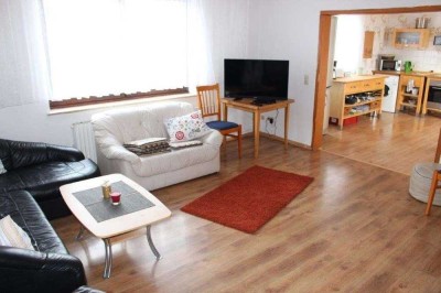 Mehrfamilienhaus und Gastronomiebereich