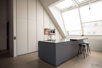Oh la la! Luxury penthouse near Vienna’s chic Servitenviertel with iconic design // ready to move in!