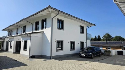 ``RESERVIERT``Exklusives Reihenendhaus KfW 55 mit 121 m² Wohnfläche im toskanischen Stil in Isen