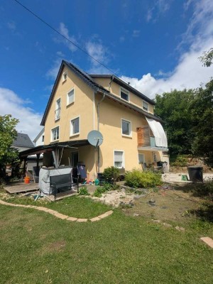 Familienfreundliches Haus mit viel Platz und Garten