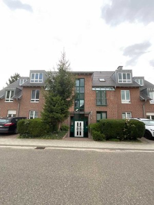 Gemütliche 1 Raum-DG-Wohnung mit offener Küche im Herzen von Heinsberg.