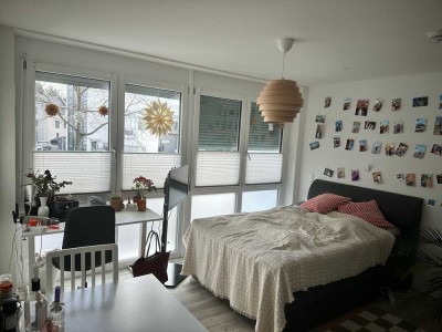 Neuwertige helle 1 Zimmer Wohnung 26m2 mit Fußbodenheizung, Vinyl Boden & bodenebener Dusche