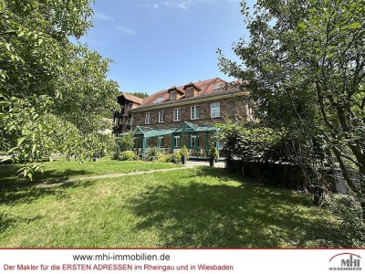 MHI - Großzügiger, sanierter Landsitz mit Nebengebäuden auf einem 3.500 m² Areal in Alleinlage
