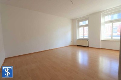 schöne vermietete 3-Zimmer-ETW mit Balkon im 2. OG in Plauen