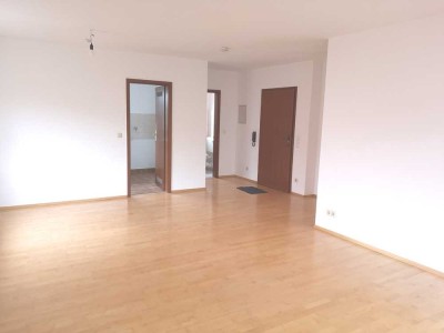 Attraktive 2-Zimmer-Wohnung mit Terrasse und EBK in Gießen, südliches Klinikviertel