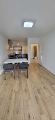 Helle, komfortable 2-Zimmer-Wohnung mit Loggia in Neuperlach