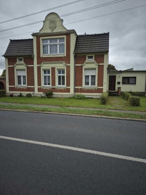 Großzügiges Haus mit 8 Zimmer und viel Platz