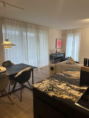 Neuwertige Wohnung mit drei Zimmern sowie Balkon und Einbauküche in Haan
