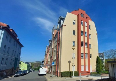 ZWEI ETW !!! 192 m²-- 7- Zimmer!!! im EG (Balk.) + UG (Terrasse) mit Aufzug+ 2 TG PKW- Stellplätzen