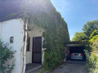 Sanierungsbedürftiges Haus in ruhiger Lage