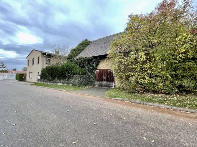 EF-oder Zweifamilienhaus mit 2 separaten Wohneinheiten, EBK, Garage & großem Garten in ruhiger Lage!