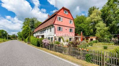 Ländliche Eleganz & Fachwerk-Unikat auf 5.933 m² – Gartenidylle, Waldstück & Wohnstil pur