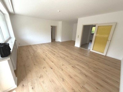Schöne renovierte Eigentumswohnung mit Balkon u. Garage  beim Kurpark in Wilhelmshaven zu verkaufen.