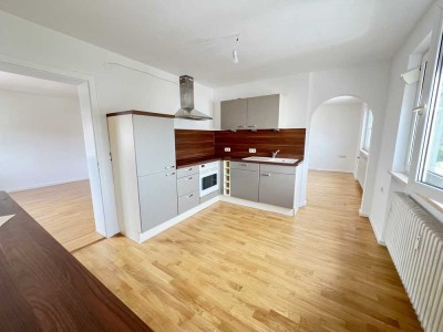 4 - Zimmer - Wohnung mit Gartenanteil in einem Zweifamilienhaus