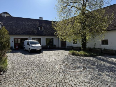 Landhof in Ortslage - Karlstein