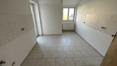 EBK gegen Aufpreis mögl. ! DG -  helle Räume - sep. WC - Balkon !!!