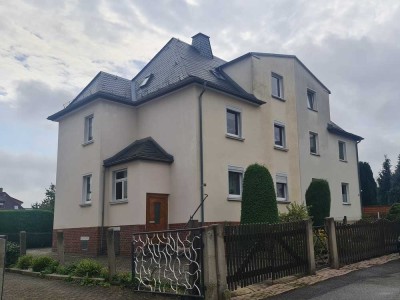 Charmante Doppelhaushälfte mit hübschem Grundstück in idealer Lage